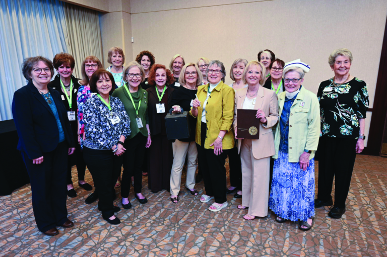 candid of a group of attendees